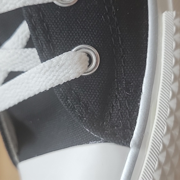 Converse high top Brand new platform in the box no lid. - Picture 5 of 16